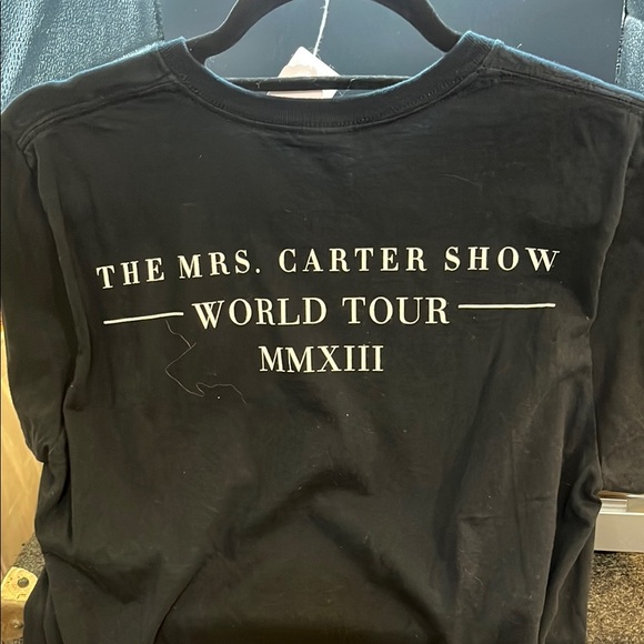 Beyoncé Black Graphic T-Shirt - Picture 2 of 2